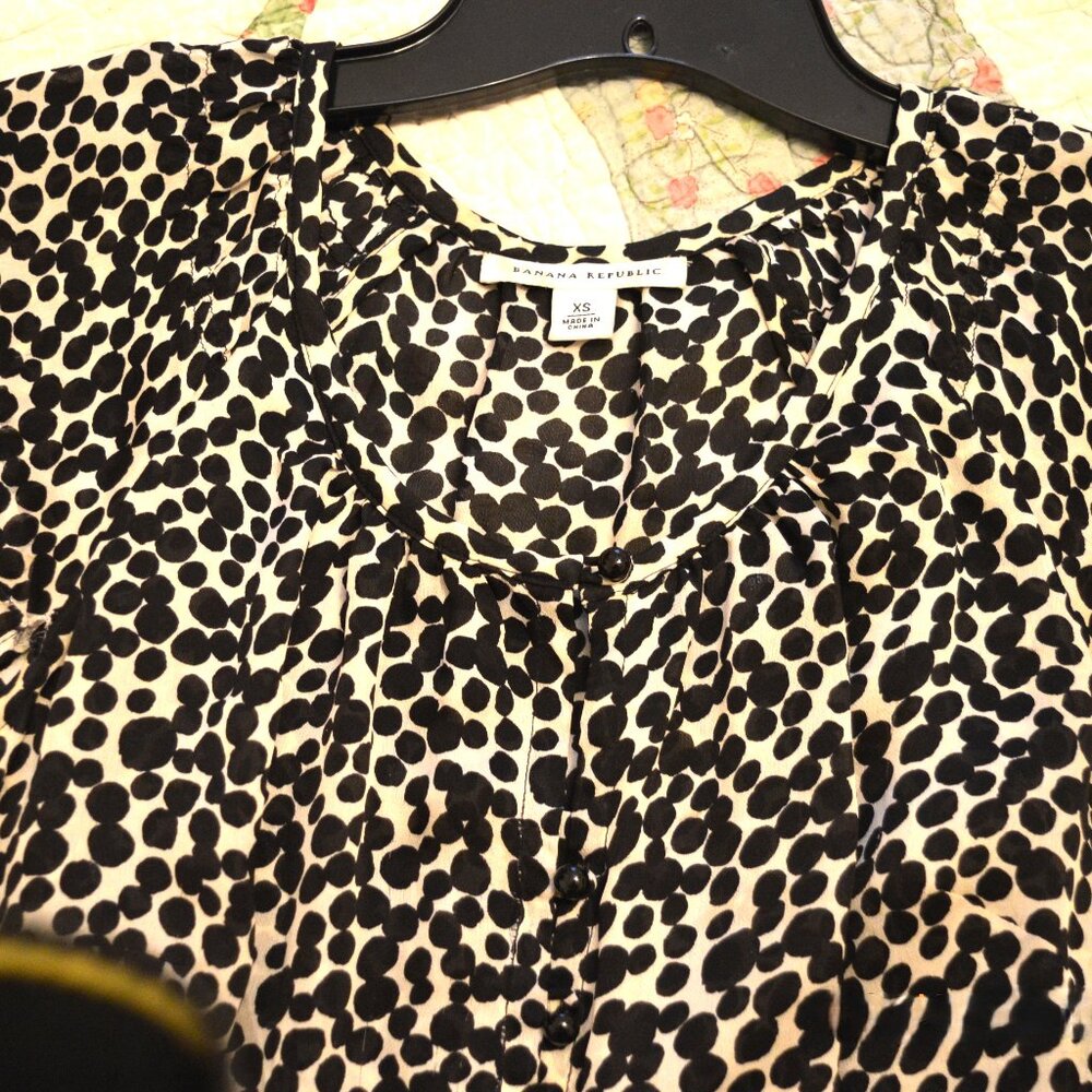 Banana Republic Black and White Blouse Size XS - Picture 7 of 7